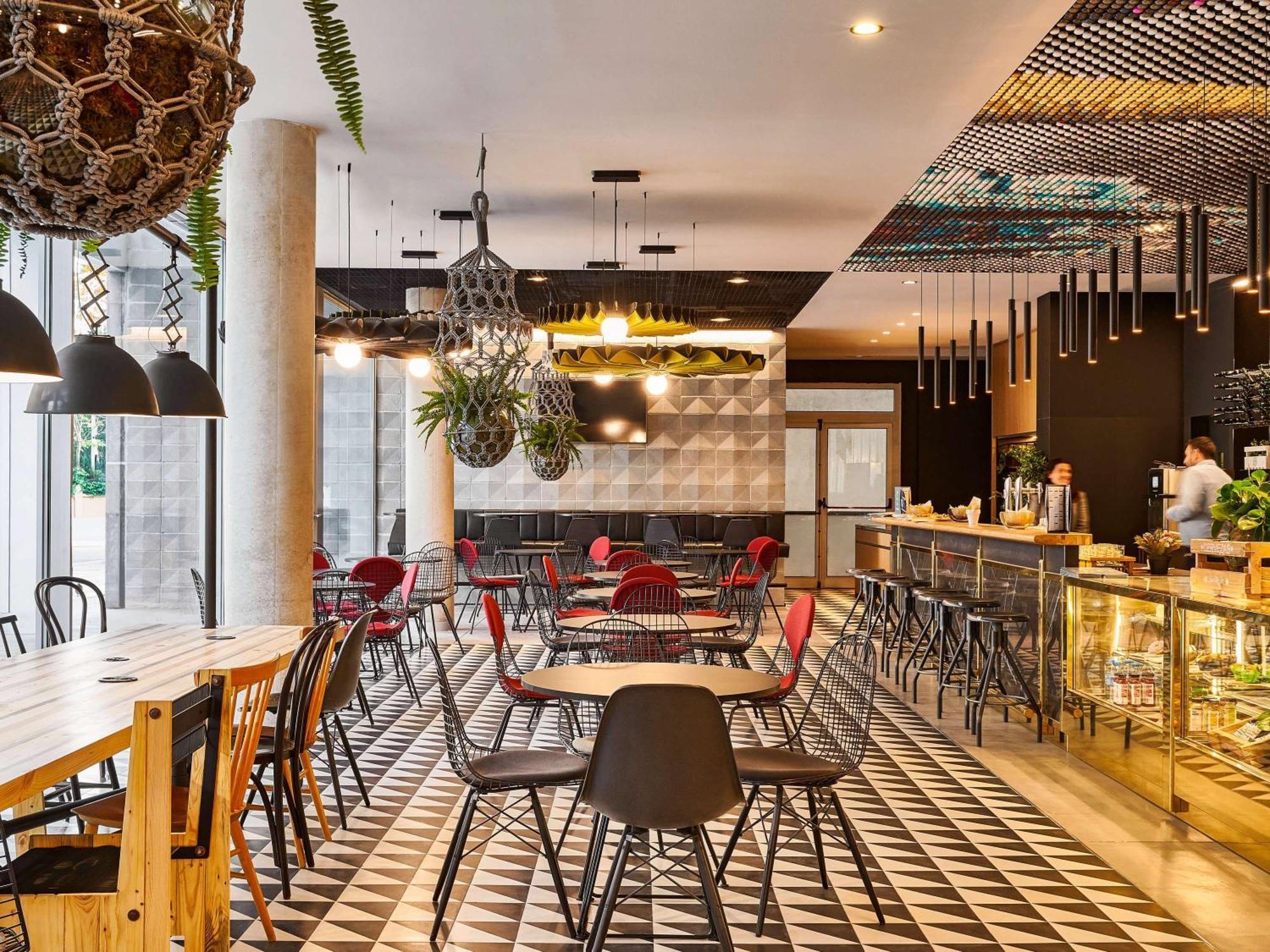 Ibis Plaza Glòries 22@ 2* Barcellona