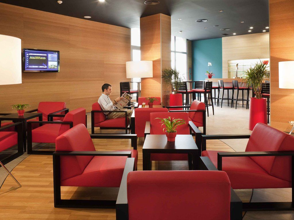 Hotel Ibis Plaza Glòries 22@ 2*